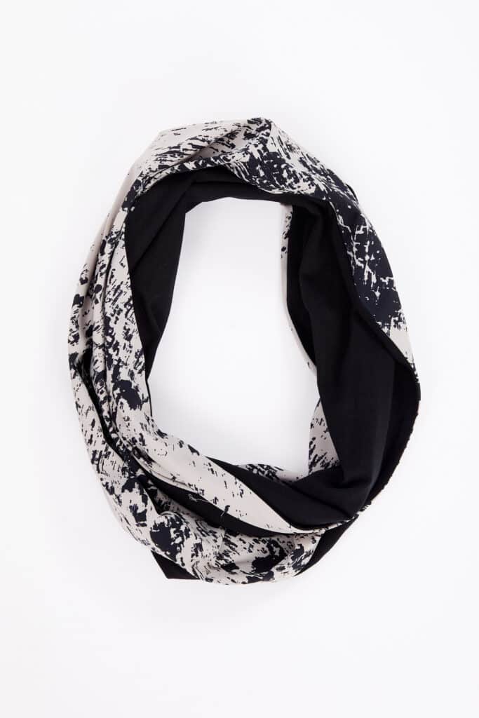 Naya taupe & black snood